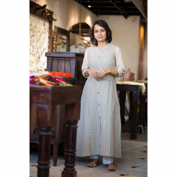 Image for Ws305 Kurta With Embroidered Sleeves Front