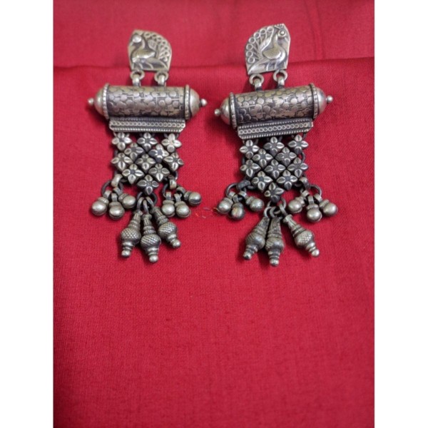 Image for Kessa Kusum Kt05 Tribal Silver Earrings Thick Bar Closeup