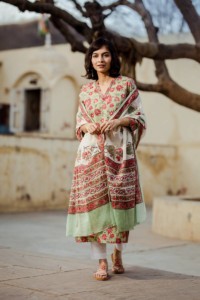 Image for Red Green Phool Jaal Kurta With Dupatta Front