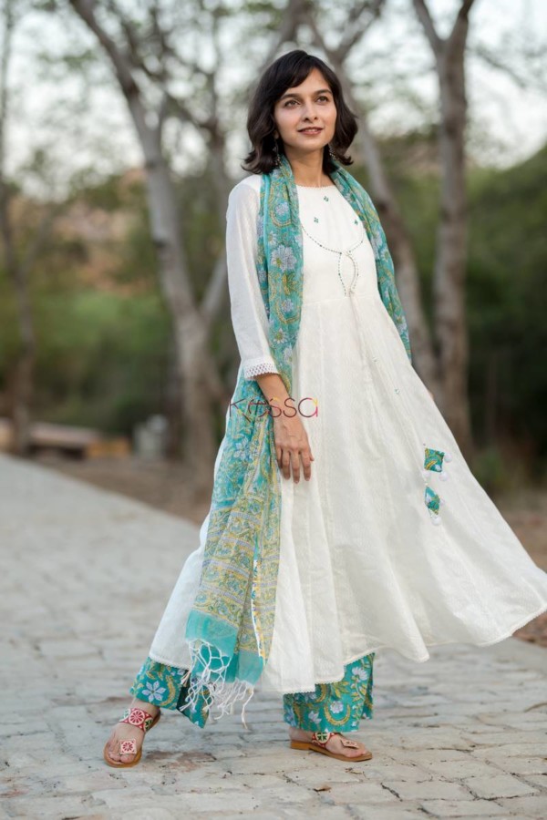 Image for White Kurta With Green Pants And Dupatta Featured