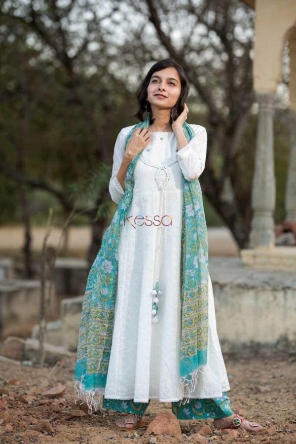 Image for White Kurta Green Pants Dupatta Front Feature