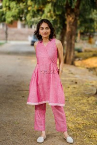 Image for Pink Linen Kurta Pant Set Front Pockeets