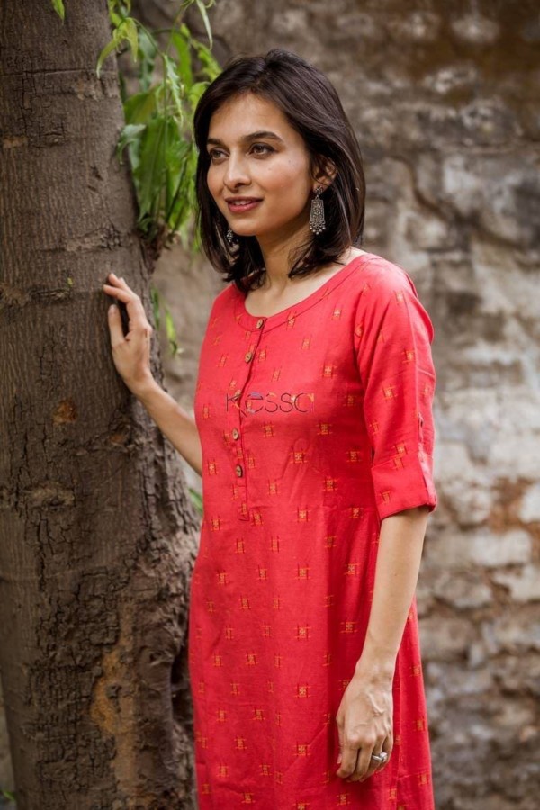 Image for Solid Red Straight Kurta Closup