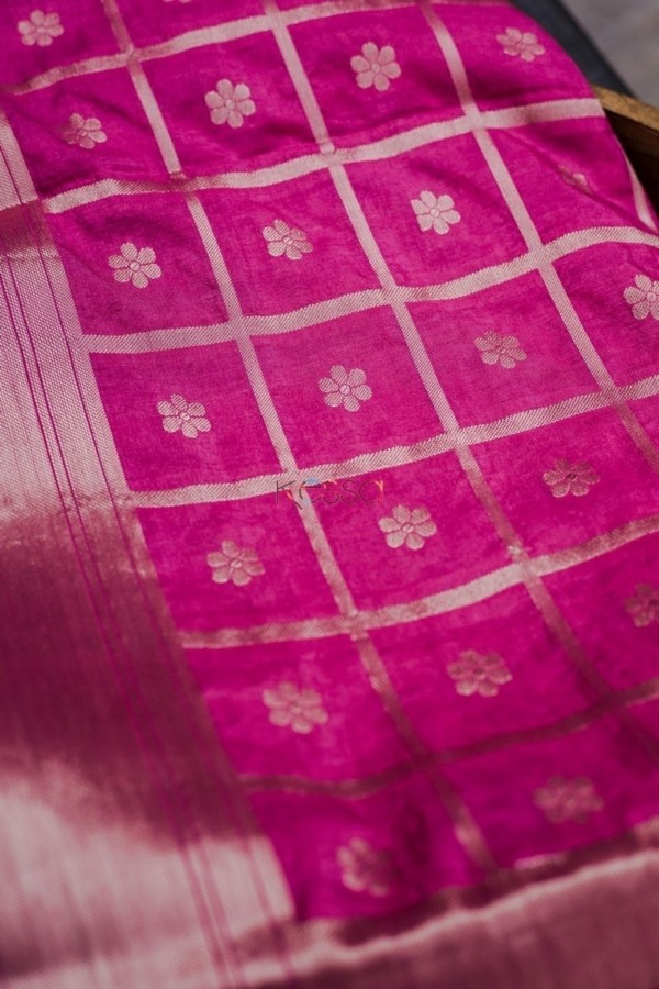 Image for Kessa Kudu22 Taffy Pink Banarasi Dupatta Closeup
