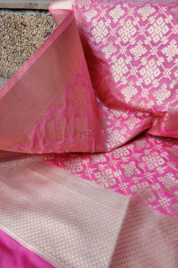 Image for Kessa Kudu50 Charm Pink Banarsi Jaal Dupatta Closeup 2