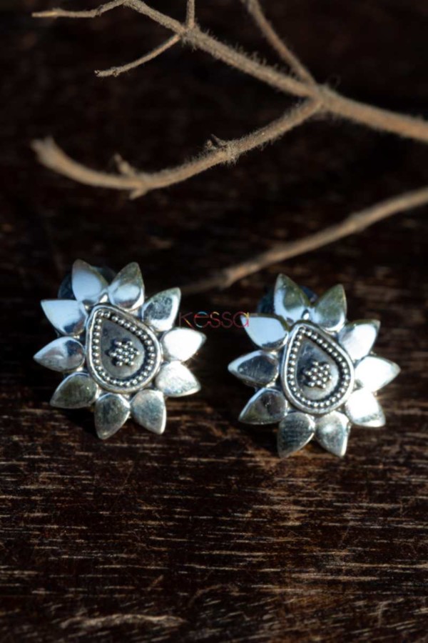 Image for Kessa Kt93 Silver Sunflower Studs Featured