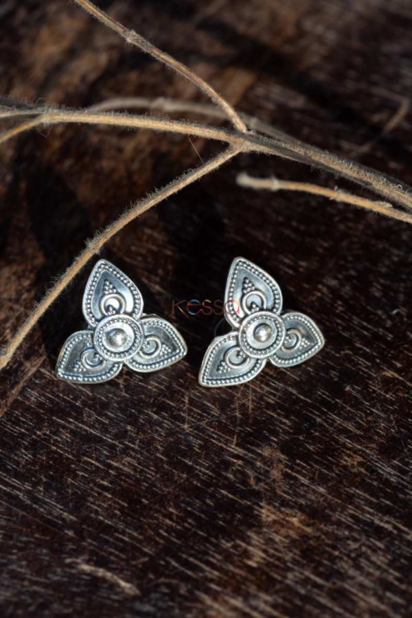 Image for Kessa Kt98 Silver Flower Studs Featured
