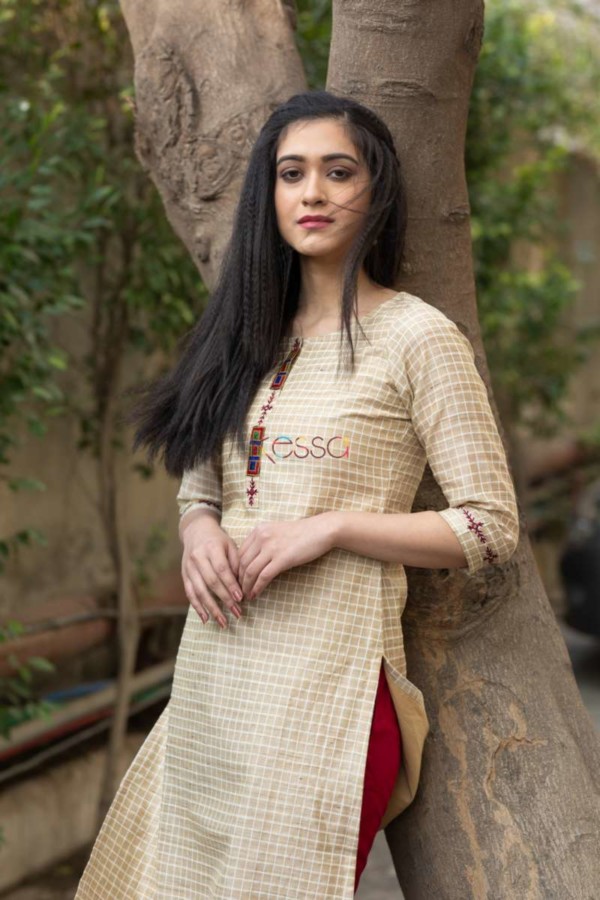 Image for Kessa Ws518 Check Chanderi Kurta With Hand Embroidery Patch Closeup 2