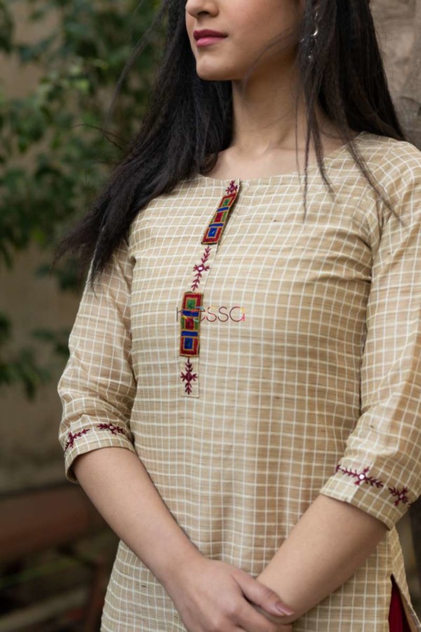 Image for Kessa Ws518 Check Chanderi Kurta With Hand Embroidery Patch Closeup