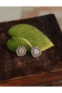 Image for Kt132 Silver Tribal Studs Front