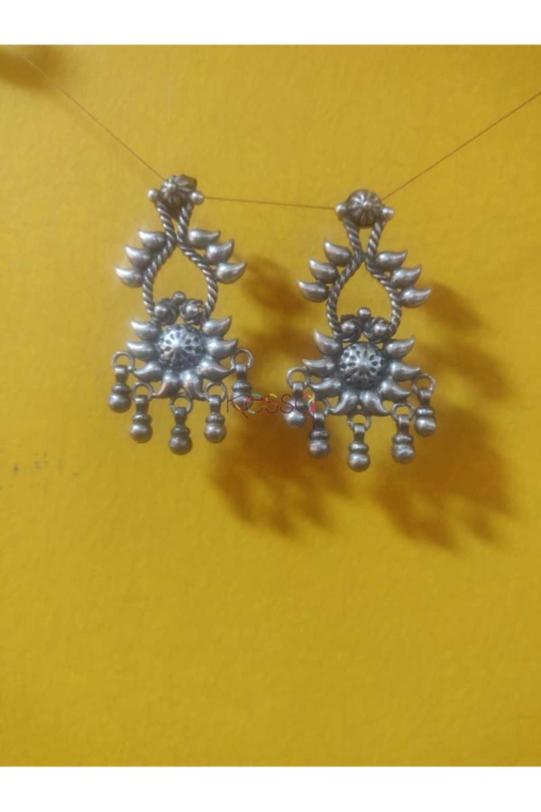 Image for Kt134 Silver Danglers Featured