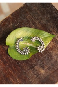 Image for Kt135 Silver Tribal Moti Earrings Closeup