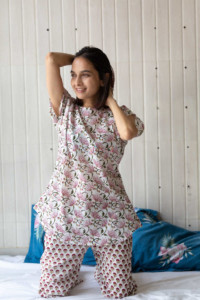 Image for Kessa De06 Copper Rose And White Jammies Set Look 1