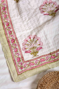 Image for Kessa Kaq36 Eunry Pink And White Double Bed Quilt Closeup