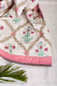Image for Kessa Kaq39 Coral Tree Pink Double Bed Quilt Close
