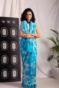 Image for Kessa Kunf08 Lochinvar Blue White Bengal Silk Saree Folded