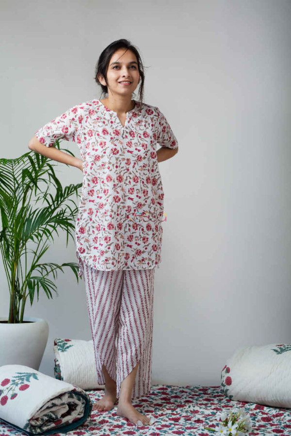 Image for De19 Old Rose Red Jammies Set