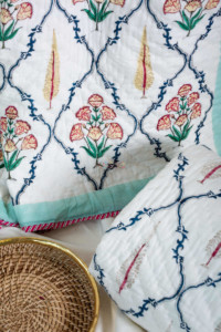 Image for Kessa Kaq50 Brandy Rose And Sky Blue Single Bed Quilt Closeup