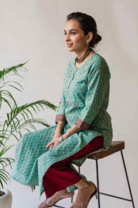 Image for Kessa Wsr131 Green Red Straight Handblock Cotton Kurta Sitting