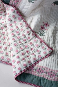 Image for Kessa Kaq75 Sea Nymph And Pink Double Bed Quilt Closeup
