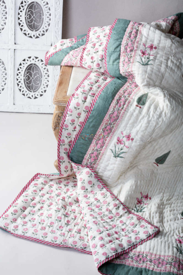 Image for Kessa Kaq75 Sea Nymph And Pink Double Bed Quilt Look