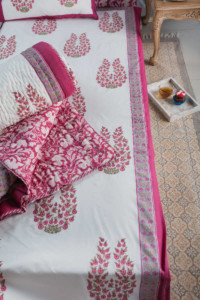 Image for Kessa Kaq82 Cranberry Double Bedsheet Look
