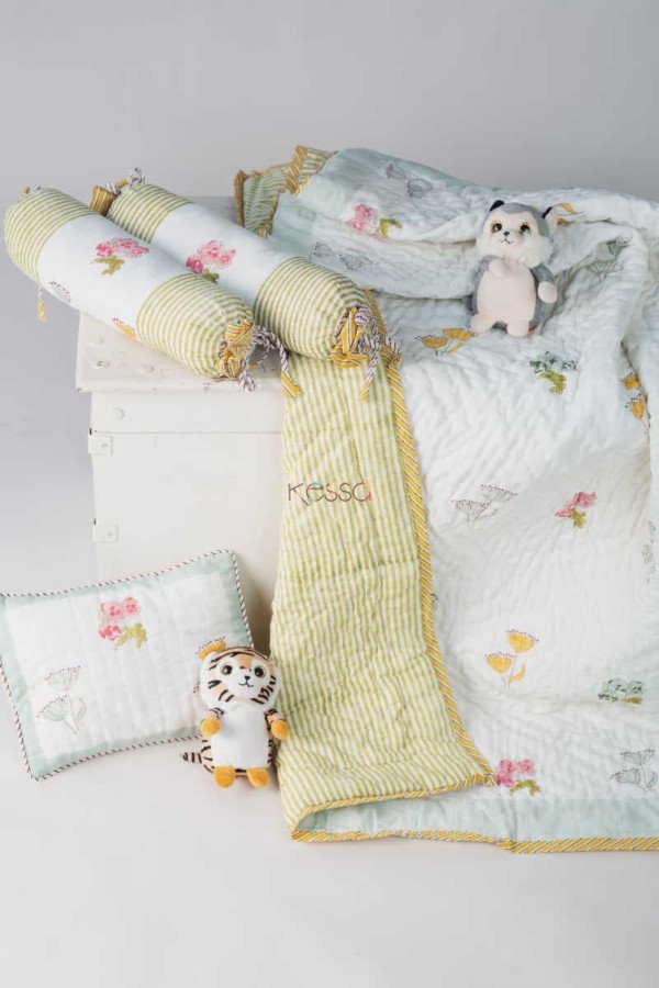 Image for Kessa Kaq85 Powder Ash Flower Baby Quilt Set Featured