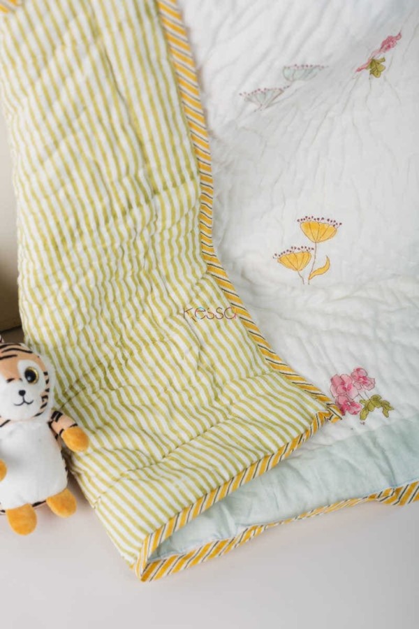 Image for Kessa Kaq85 Powder Ash Flower Baby Quilt Set Quilt
