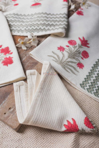Image for Kessa Kat04 Handblock Printed Brick Red And Ebb White Towel Set Closeup