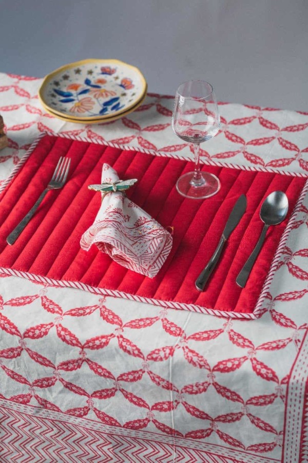 Image for Kessa Ktm04 Crimson Red Mat Set With Napkins Featured