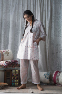 Image for Kessa De40 Pink And White Maternity Wear Look