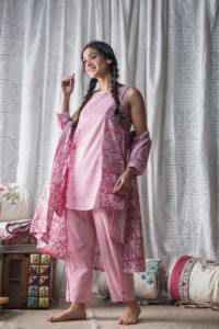 Image for Kessa De50 Persian Pink And White Jammies Set Look 1