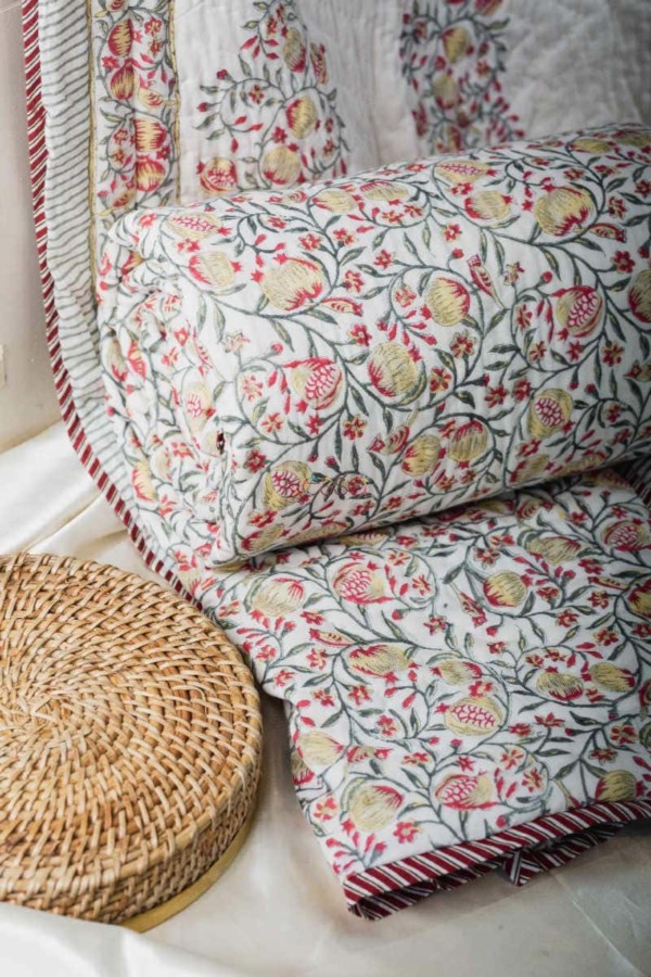 Image for Kessa Kaq90 Pomegranate Single Bed Quilt Closeup