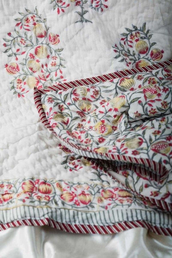 Image for Kessa Kaq90 Pomegranate Single Bed Quilt Look 1