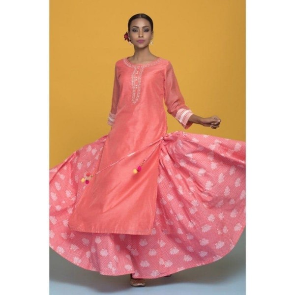 Image for How Was The Gorgeous Chanderi Fabric Revived?