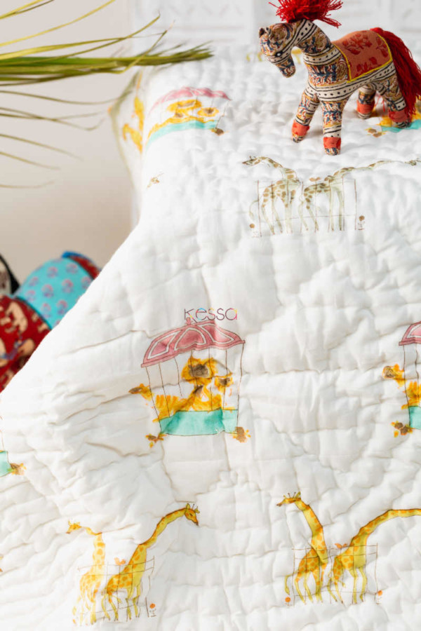 Image for Kessa Kaq104 Giraffe Print Baby Quilt Set Look