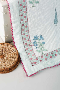 Image for Kessa Kaq110 Petite Orchid Single Bed Quilt Look