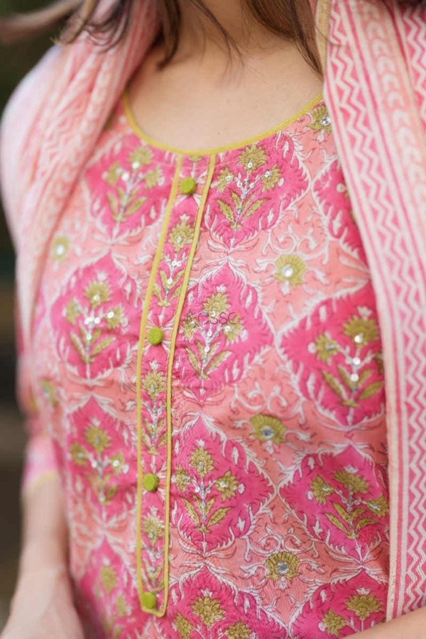 Image for Kessa Vcr22 Sunglo Pink Block Print Kurta Dupatta Pant Set Closeup