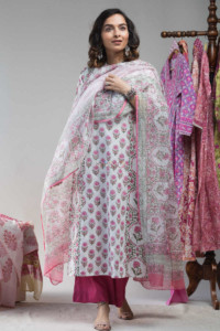 Image for Kessa Vcr23 Cranberry Pink Hand Block Printed Cotton Kurta With Dupatta Set Look 1