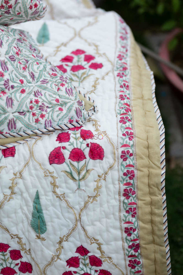 Image for Kessa Kaq118 French Rose Single Bed Quilt Look