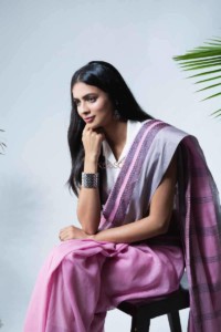 Image for Kessa Kuss06 Nalini Handwoven Cotton Saree Sitting