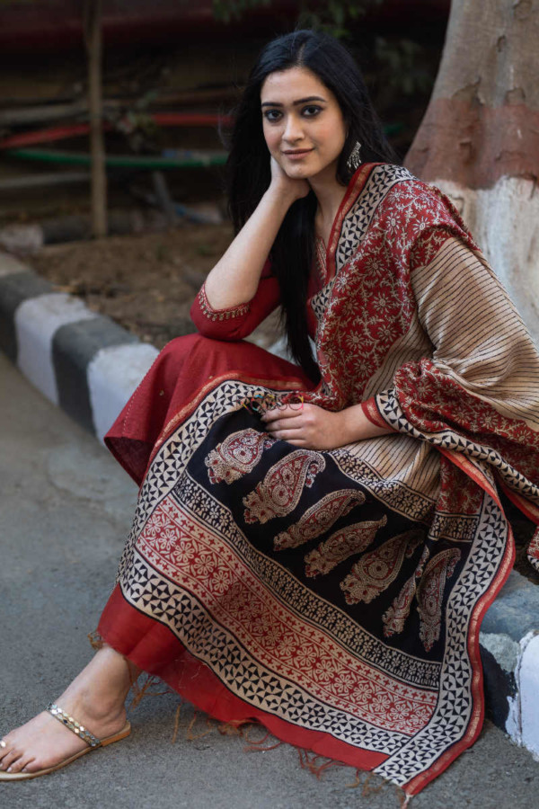 Image for Kessa Wsr178 Surkh Slub Cotton Kurta With Block Printed Chanderi Dupatta Featured