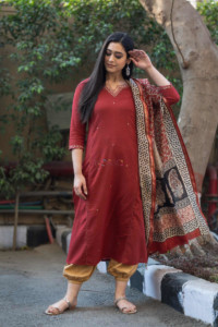 Image for Kessa Wsr178 Surkh Slub Cotton Kurta With Block Printed Chanderi Dupatta Front