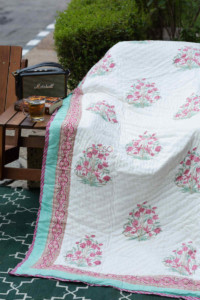 Image for Kessa Kaq135 Aqua Haze White Double Bed Quilt Look 1