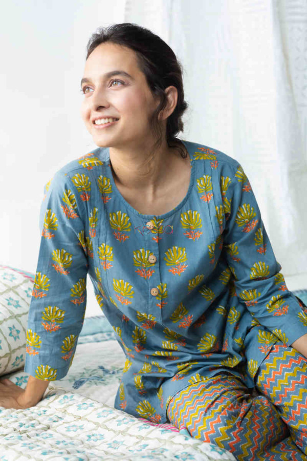 Image for Kessa De78 Meghdhanush Kurta Pajama Set Sitting