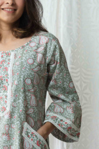 Image for Kessa De79 Hayaat Night Gown With Lace Detailing Closeup