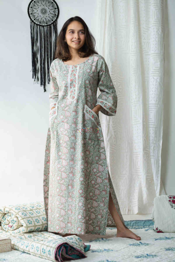 Image for Kessa De79 Hayaat Night Gown With Lace Detailing Look 1