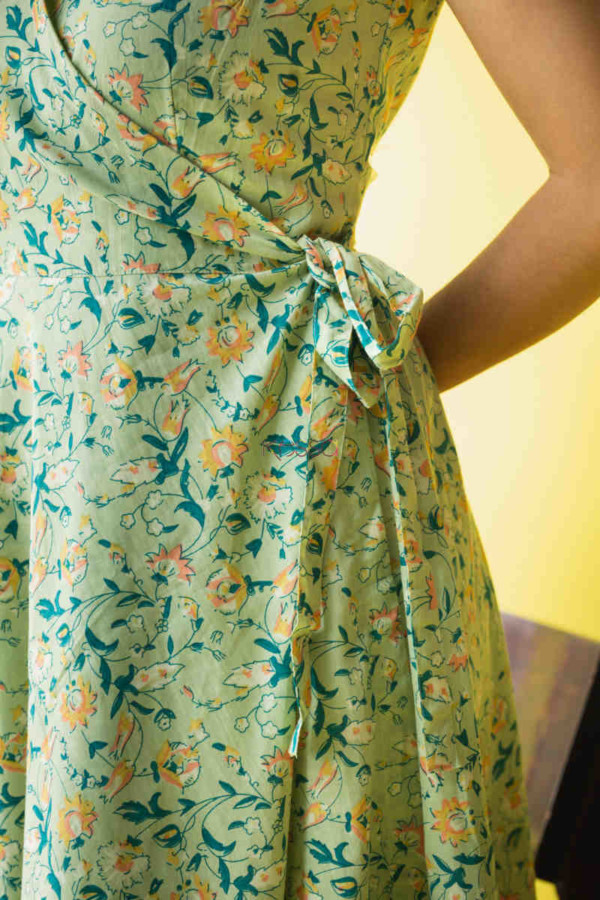 Image for Kessa Avdaf41 Mukhtalif Wrap Dress Closeup