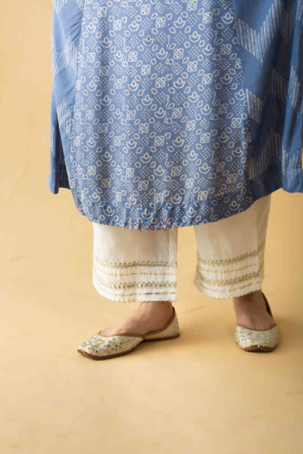 Image for Kessa Avdaf47 Nazakat Muslin Kurta With Aari Embroidery Bottom