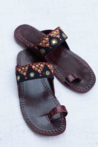 Image for Kessa Kuch11 Leather Hand Work Patch Chappal Look 1
